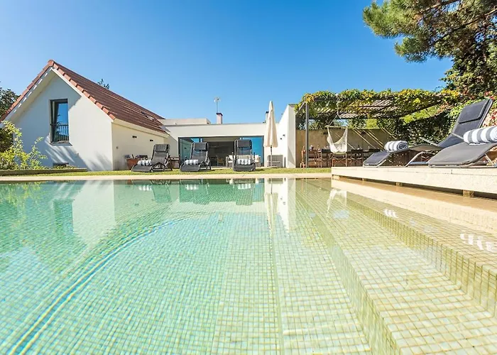 Willa Santamaria Colares